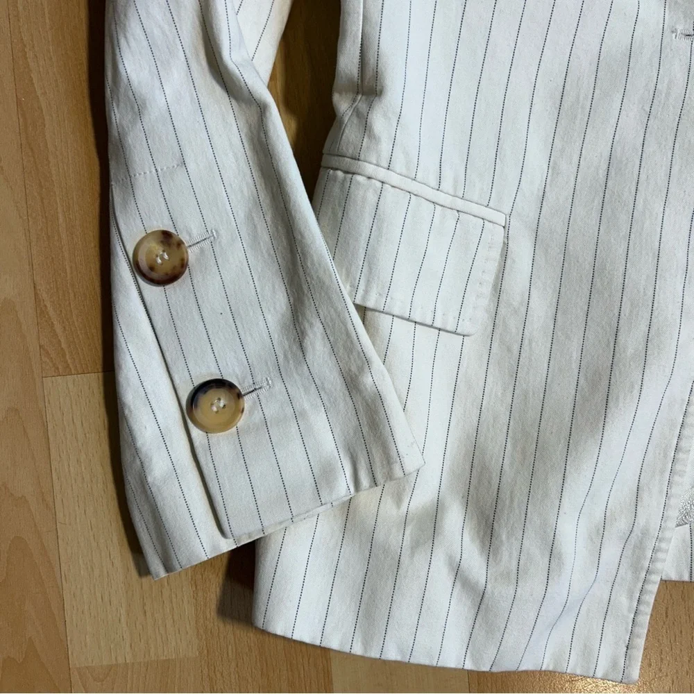 Burberry Cream and Blue Pinstripe Blazer Size 8‎ Preppy Designer Quiet Luxury